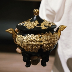 Nồi hoàng cung dát vàng (Đen)