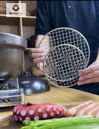 Vỉ inox tặng kèm khi mua nồi xông khói